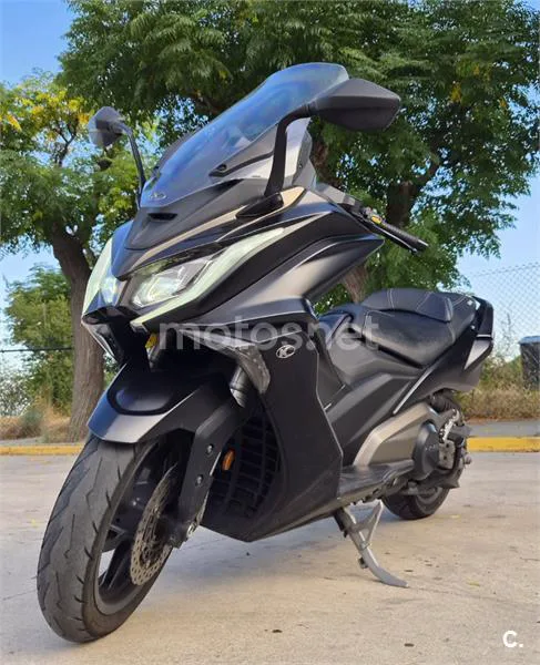 Kymco AK 550 - Vista 4