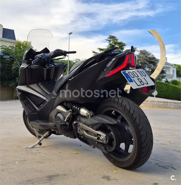 Kymco AK 550 - Vista 6
