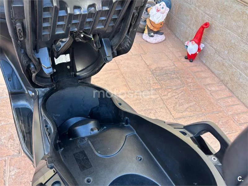 Yamaha XMAX 125 - Vista 3