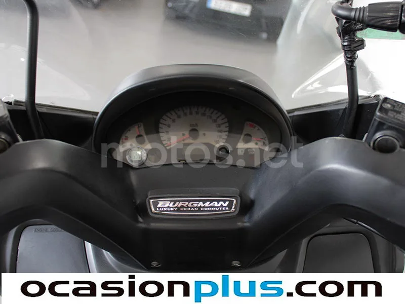 Suzuki Burgman 400 - Vista 9