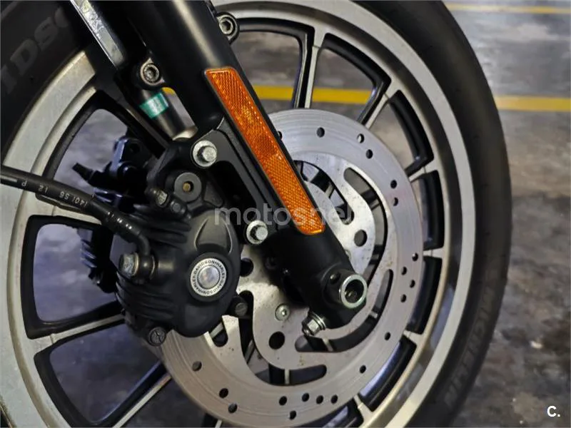 Harley-Davidson Sportster 883 - Vista 6