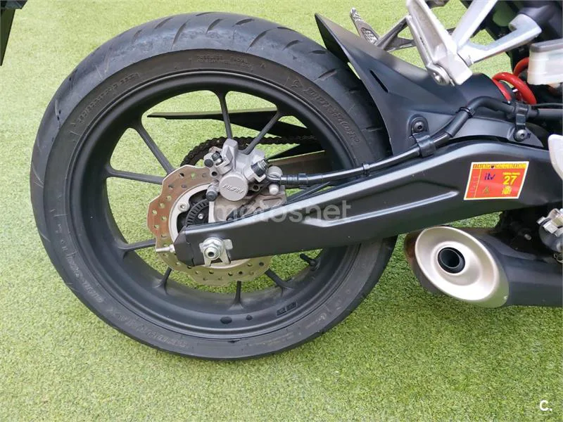 Honda CB125R - Vista 3