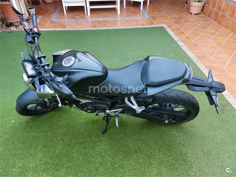 Honda CB125R - Vista 7