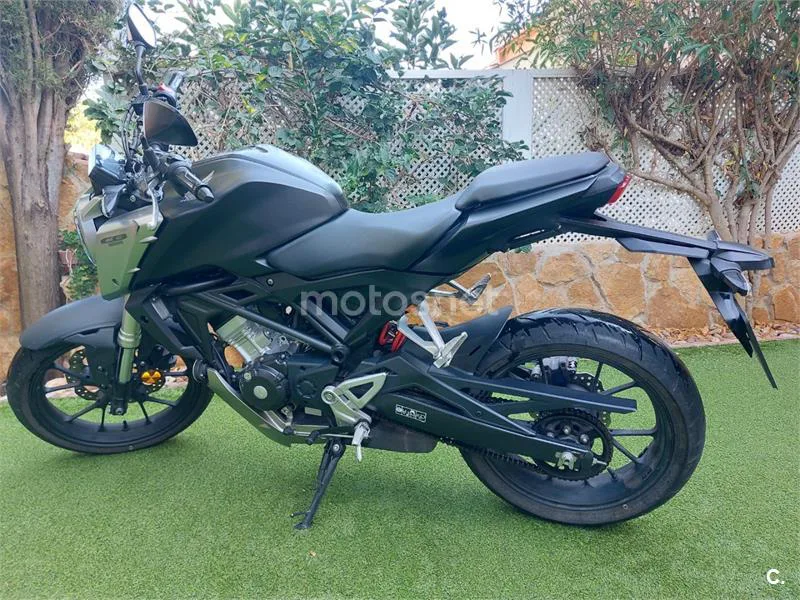 Honda CB125R - Vista 9