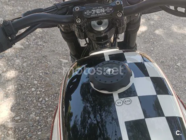 Moto Guzzi V7 - Vista 8