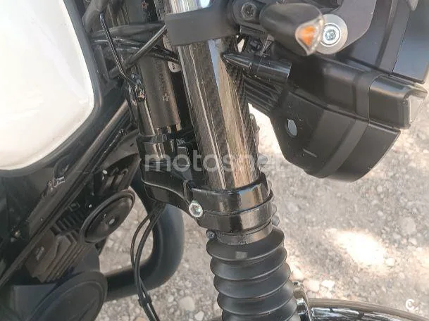 Moto Guzzi V7 - Vista 9