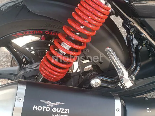Moto Guzzi V7 - Vista 10