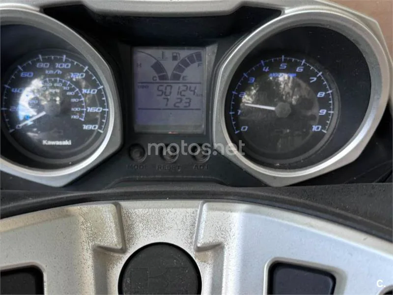 Kawasaki J300 - Vista 4