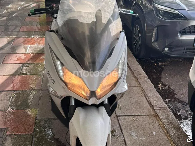 Kawasaki J300 - Vista 6
