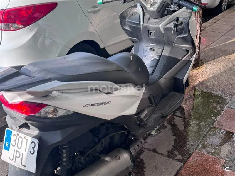 Kawasaki J300 - Vista 7
