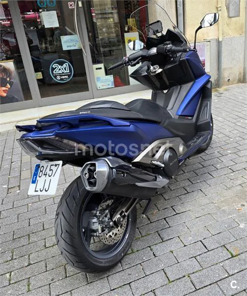 Kymco AK 550 - Vista 13