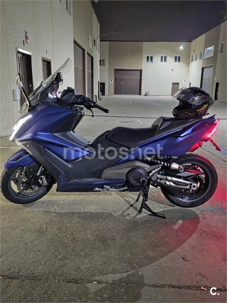 Kymco AK 550 - Vista 3