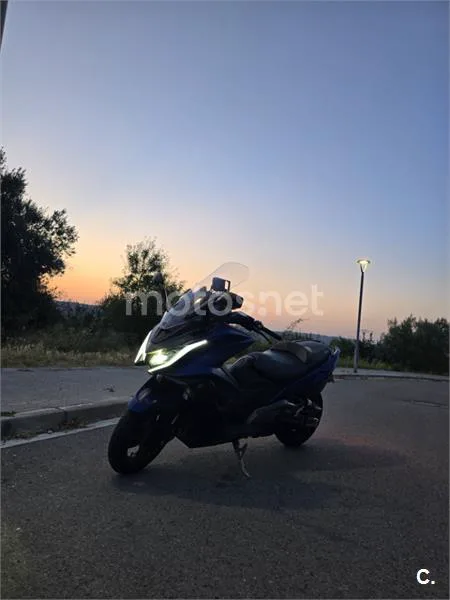 Kymco AK 550 - Vista 6
