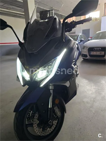 Kymco AK 550 - Vista 8