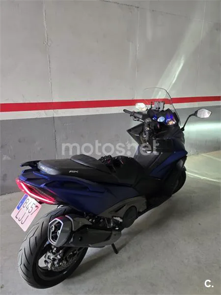 Kymco AK 550 - Vista 10