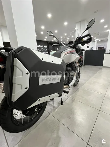 Moto Guzzi V85 TT - Vista 3