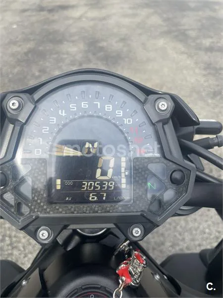 Kawasaki Z900 - Vista 3