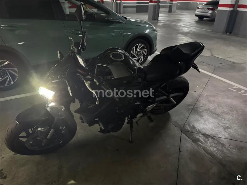 Kawasaki Z900 - Vista 8