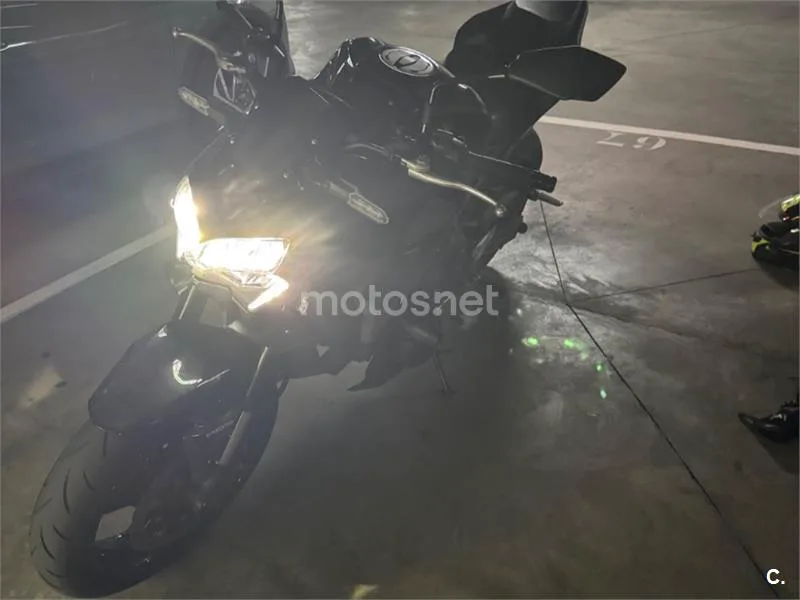 Kawasaki Z900 - Vista 9