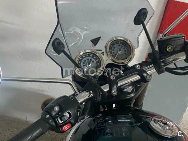 Triumph Bonneville T100 - Vista 3