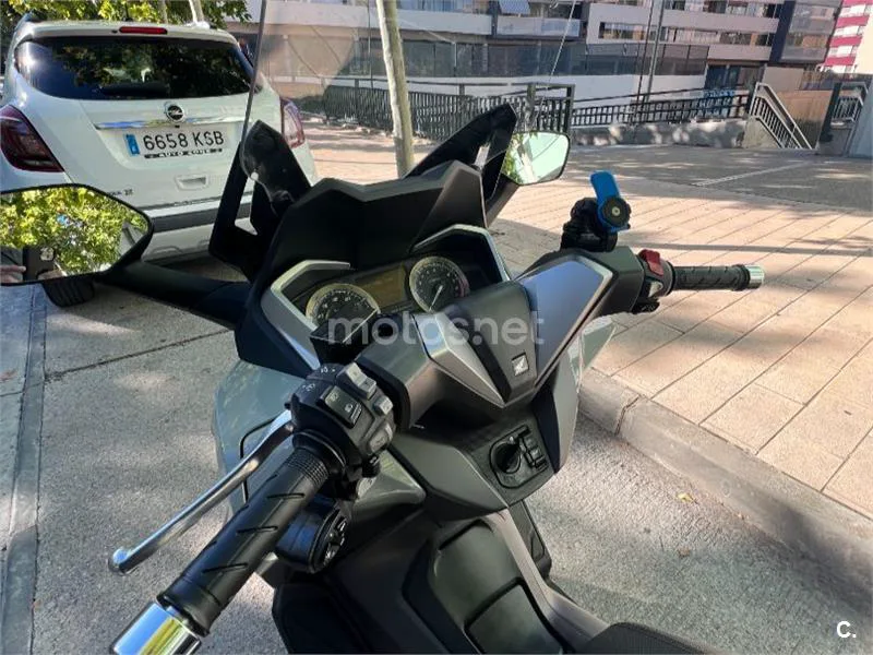 Honda Forza 350 - Vista 5