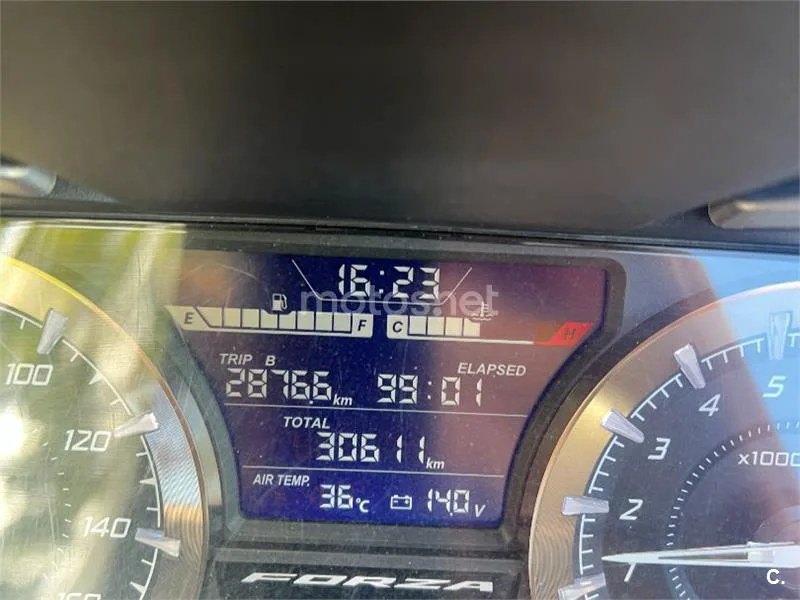 Honda Forza 350 - Vista 6