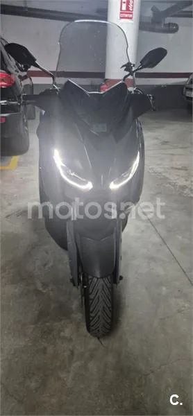 Yamaha XMAX 300 4100 € 2022 Valencia - 1