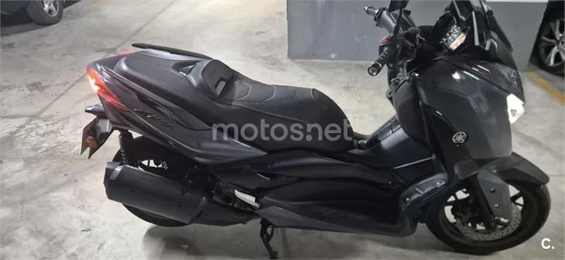 Yamaha XMAX 300 - Vista 3