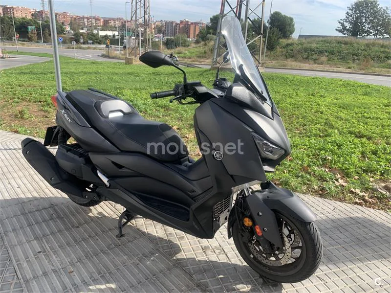 Yamaha XMAX 400 - Vista 5