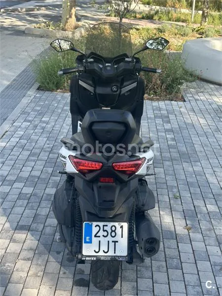 Yamaha XMAX 400 - Vista 4