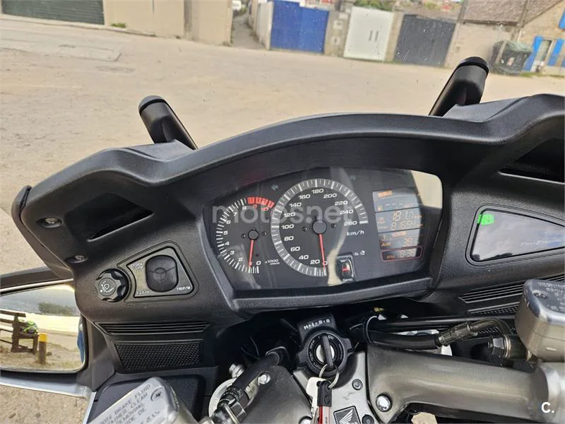 Honda ST1300 Pan-European - Vista 5