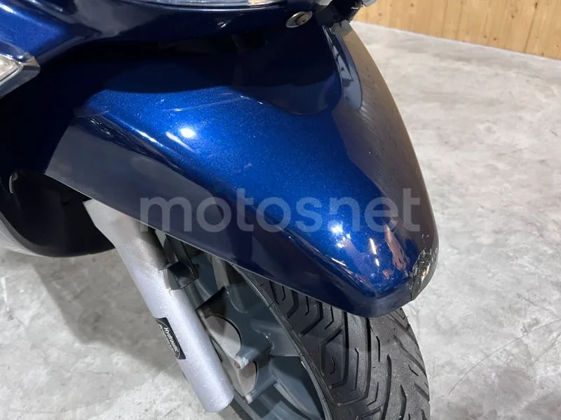 Piaggio XEvo 125 - Vista 14