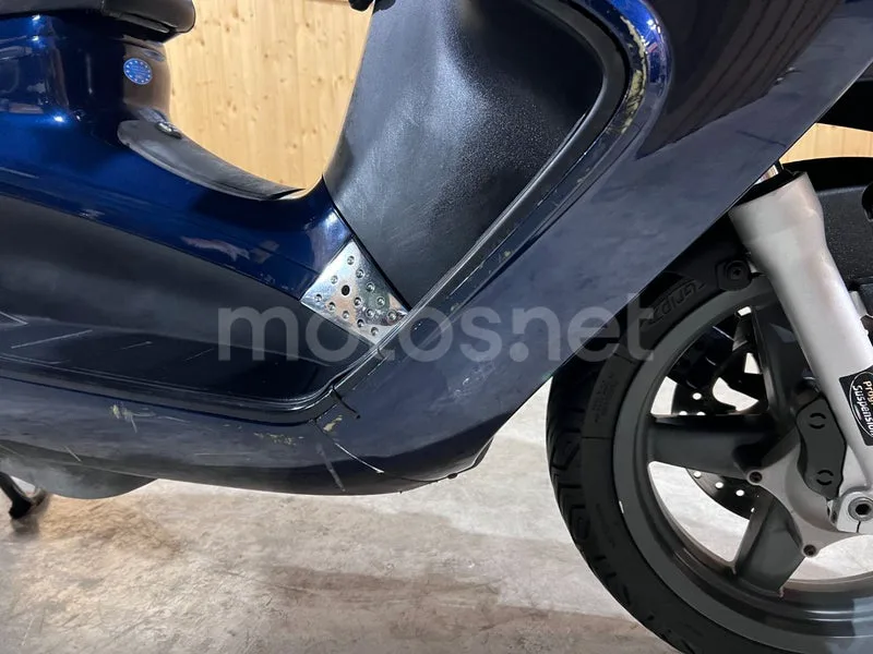Piaggio XEvo 125 - Vista 21