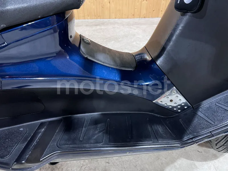 Piaggio XEvo 125 - Vista 25