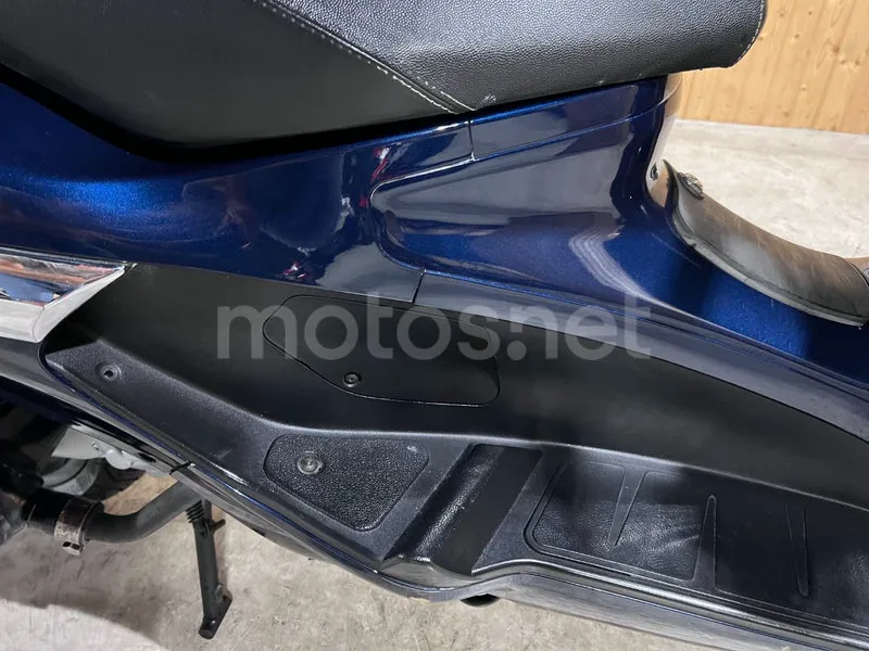 Piaggio XEvo 125 - Vista 26