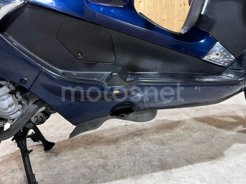 Piaggio XEvo 125 - Vista 27