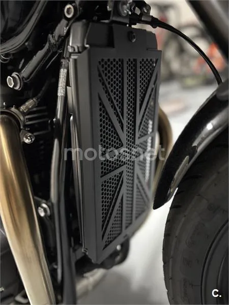 Triumph Speed Twin 900 - Vista 14