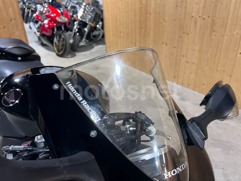 Honda CBR1000RR Fireblade - Vista 11