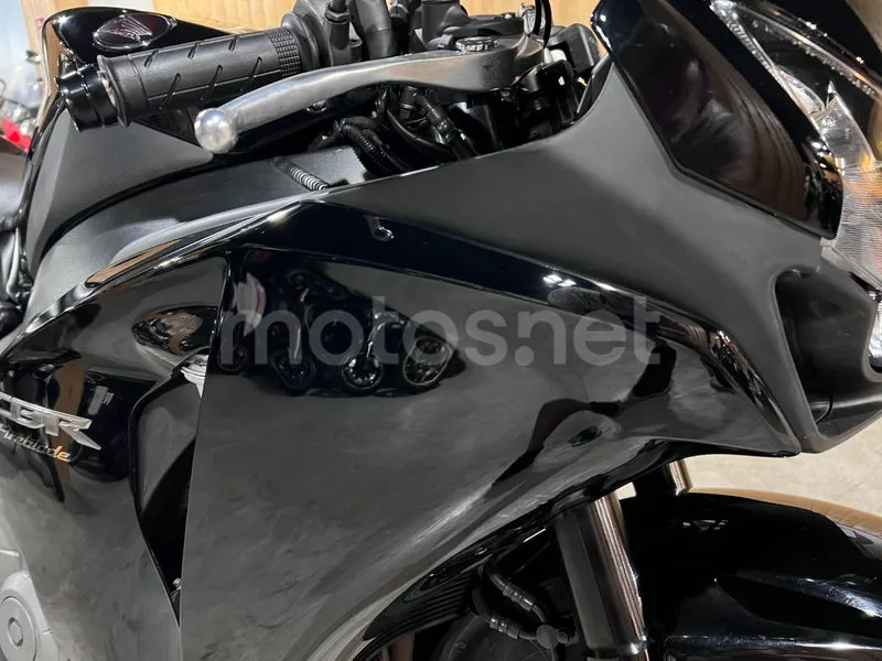 Honda CBR1000RR Fireblade - Vista 16