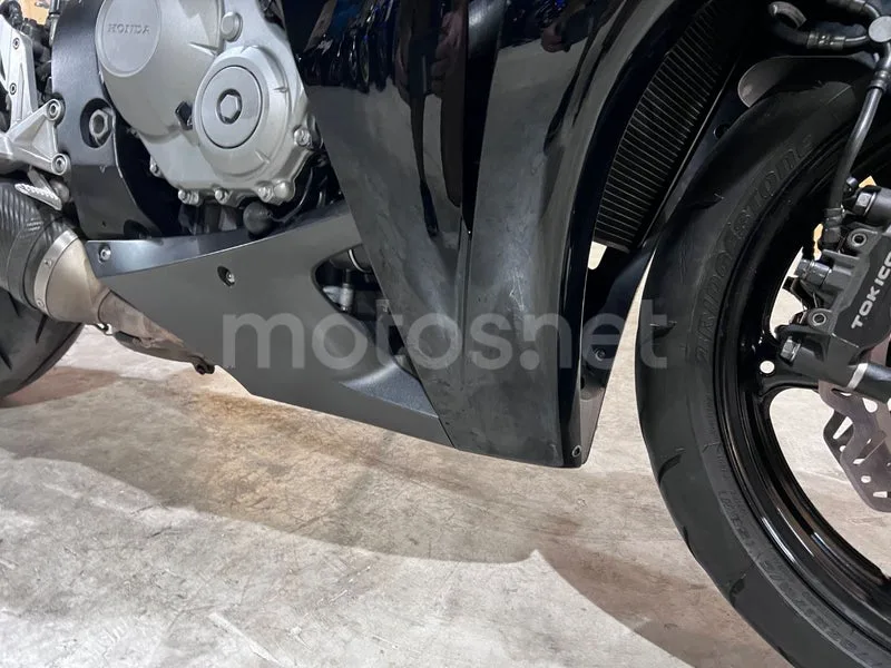 Honda CBR1000RR Fireblade - Vista 18