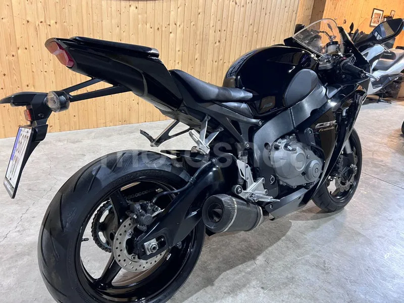 Honda CBR1000RR Fireblade - Vista 3