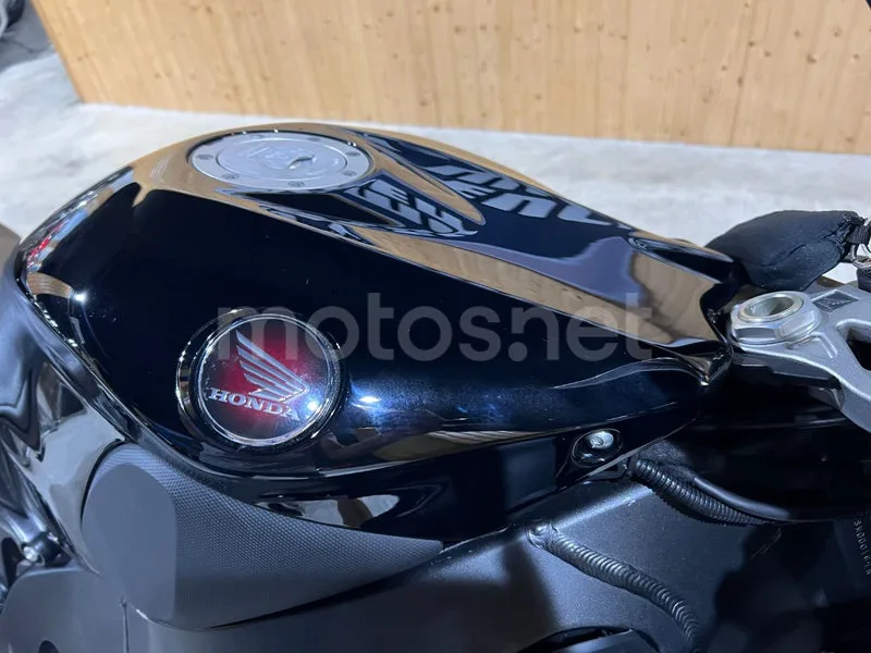 Honda CBR1000RR Fireblade - Vista 24