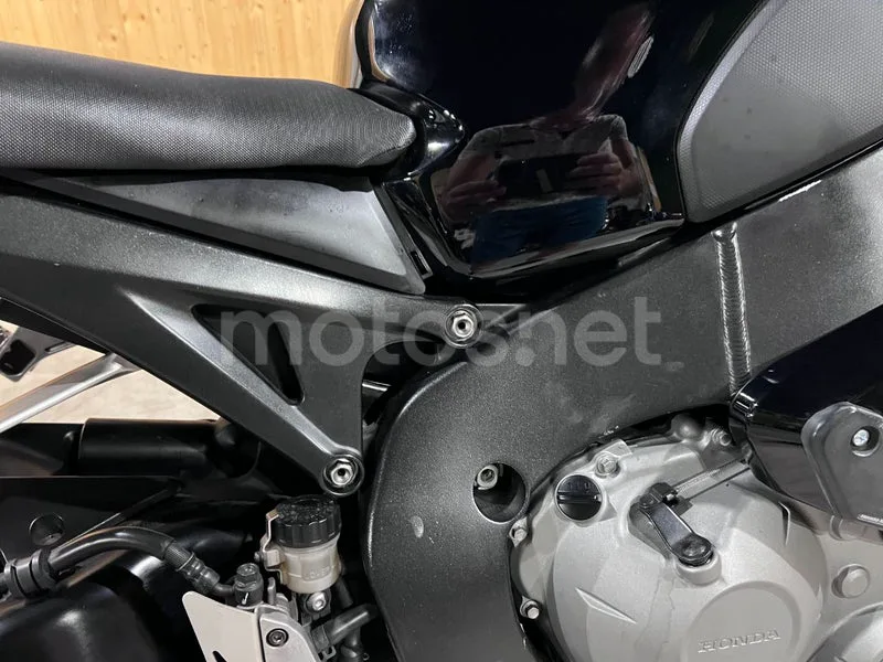 Honda CBR1000RR Fireblade - Vista 27