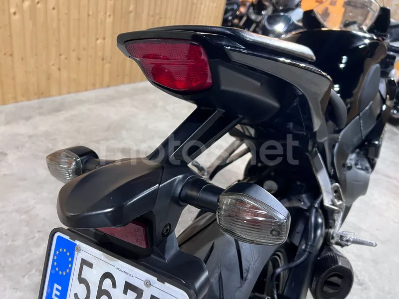 Honda CBR1000RR Fireblade - Vista 37