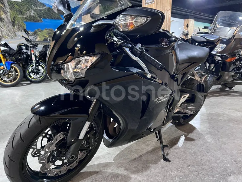 Honda CBR1000RR Fireblade - Vista 5