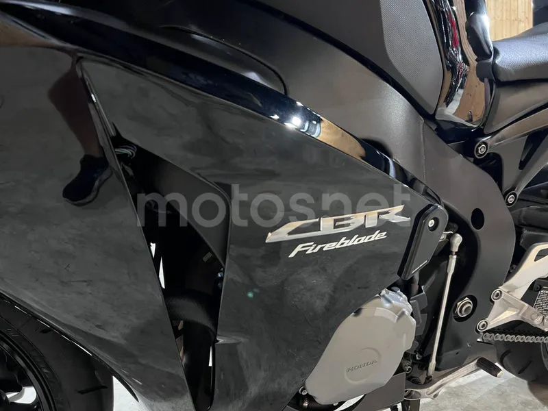 Honda CBR1000RR Fireblade - Vista 45