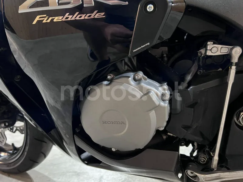 Honda CBR1000RR Fireblade - Vista 47
