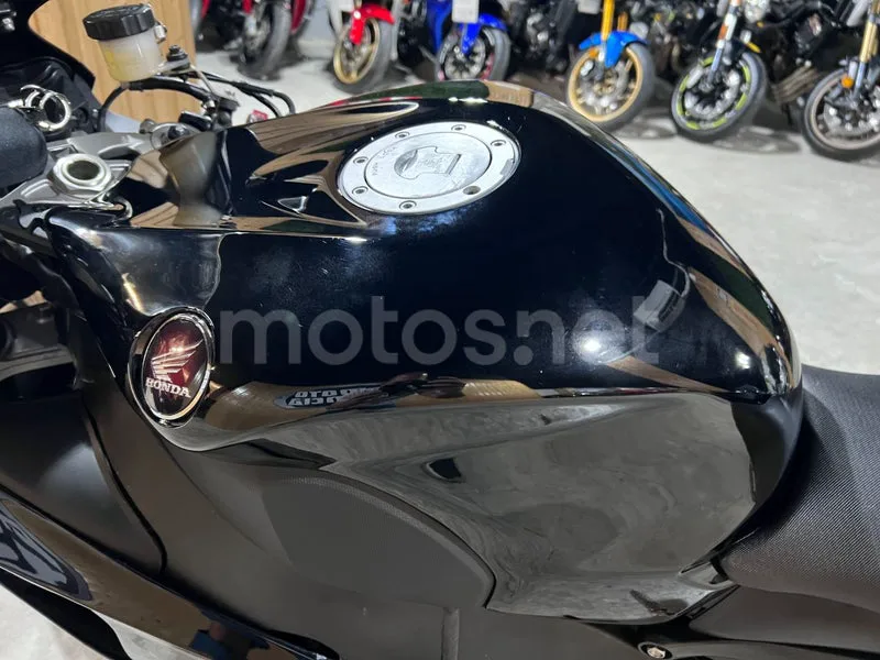 Honda CBR1000RR Fireblade - Vista 53