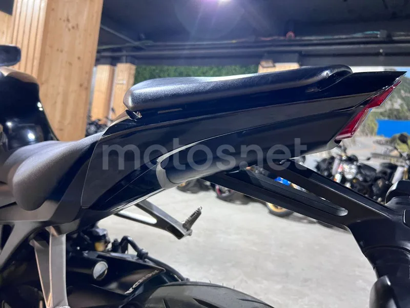 Honda CBR1000RR Fireblade - Vista 62