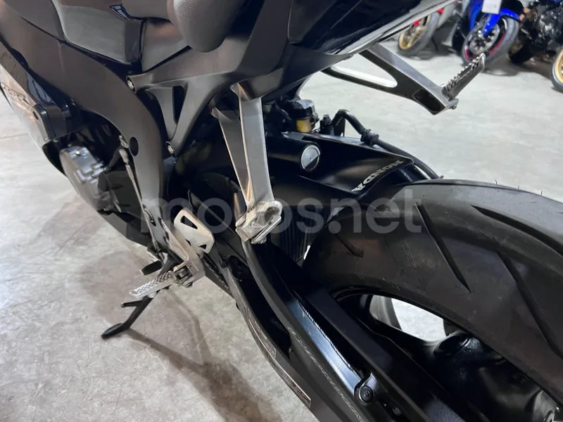 Honda CBR1000RR Fireblade - Vista 63